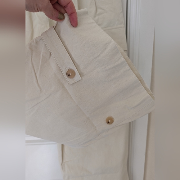 NWOT Cream Cargo Adjustible Wide Leg & Barrel Pants Small - Picture 3 of 15